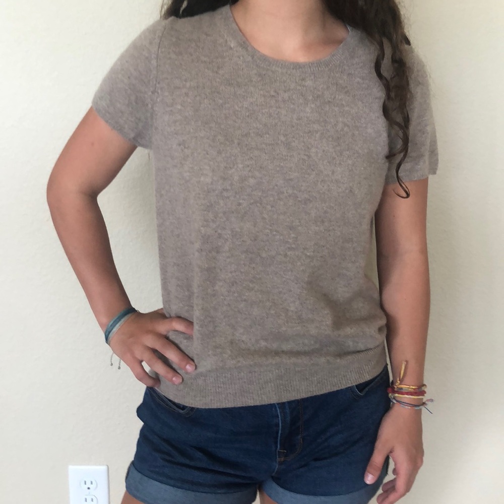 Neiman Marcus cashmere short sleeved sweater